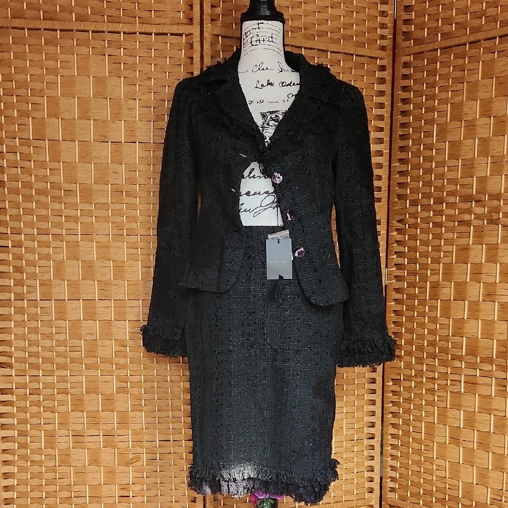 RENATO NUCCI, VINTAGE Brand New, Elegant Black Textured Tweed Skirt Suit Sz 38